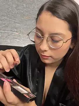 Try our girls live displays and explore the company of endless strippers, with beautiful physiques, vibrating toys and more.