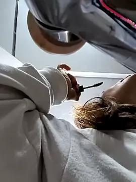 Try our girls live displays and explore the company of endless strippers, with beautiful physiques, vibrating toys and more.