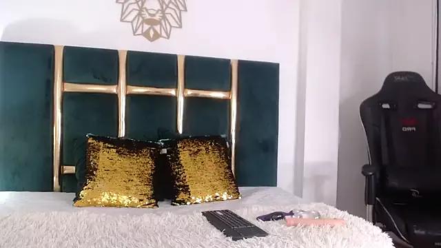 Samyy_Rosse from StripChat is Freechat