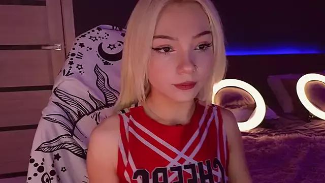 Try our girls live displays and explore the company of endless strippers, with beautiful physiques, vibrating toys and more.