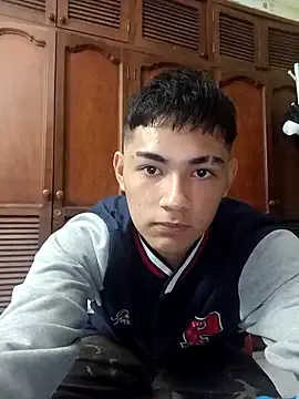 Santiagooo1233 — Freechat on StripChat