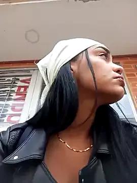 Photos of Sara-77 from StripChat is Freechat