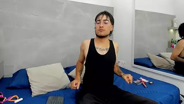 Sara__Smitth from StripChat is Freechat