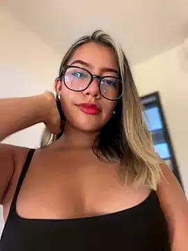 Try our girls live displays and explore the company of endless strippers, with beautiful physiques, vibrating toys and more.