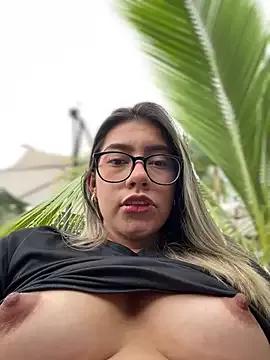 Try our girls live displays and explore the company of endless strippers, with beautiful physiques, vibrating toys and more.