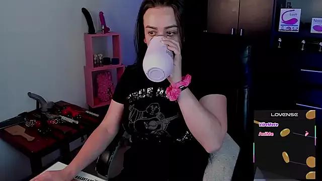 Try our girls live displays and explore the company of endless strippers, with beautiful physiques, vibrating toys and more.