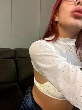 Sara_pink18 from StripChat is Freechat