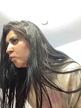 saraaa__ from StripChat is Freechat