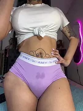 Try our girls live displays and explore the company of endless strippers, with beautiful physiques, vibrating toys and more.