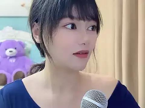 sarah111 from StripChat is Freechat