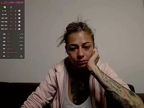 SarahLady from StripChat