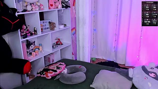 SarahMiinage from StripChat