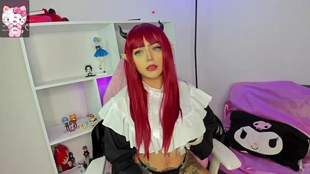 SarahMiinage from StripChat