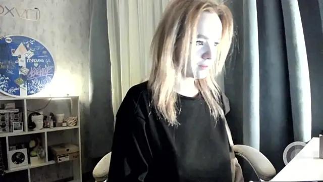 SarahRomantic from StripChat