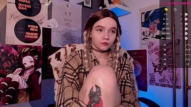 SarahRomantic from StripChat
