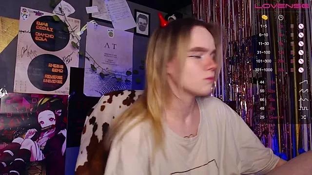 SarahRomantic from StripChat