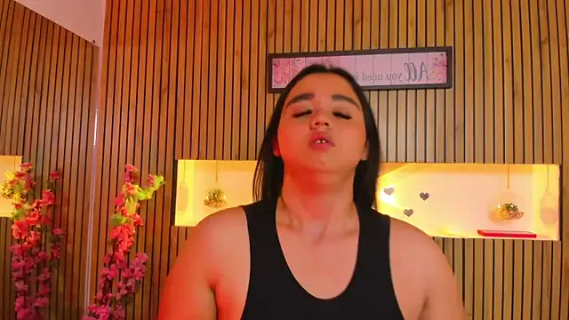 SaraLondon13 — Freechat on StripChat