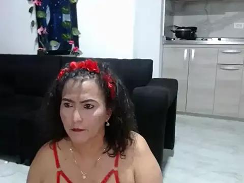 saralovess from StripChat is Freechat