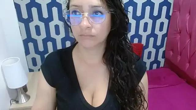 Try our girls live displays and explore the company of endless strippers, with beautiful physiques, vibrating toys and more.