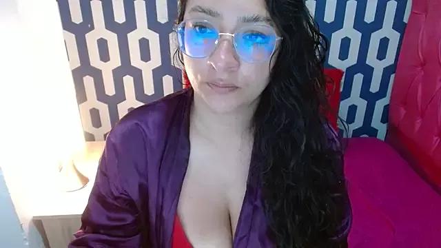 Try our girls live displays and explore the company of endless strippers, with beautiful physiques, vibrating toys and more.