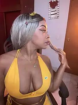 Try our girls live displays and explore the company of endless strippers, with beautiful physiques, vibrating toys and more.
