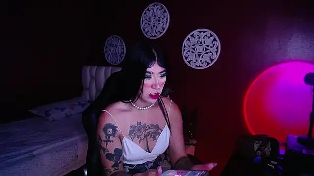 Sarayy_Collins from StripChat
