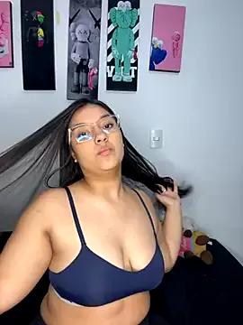 SashaAndDamian from StripChat is Freechat