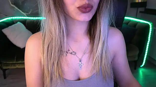 SashaBloom__ from StripChat