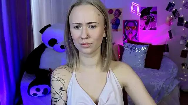 Try our girls live displays and explore the company of endless strippers, with beautiful physiques, vibrating toys and more.