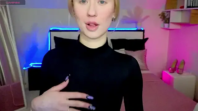 SashaBrooks — put on heels