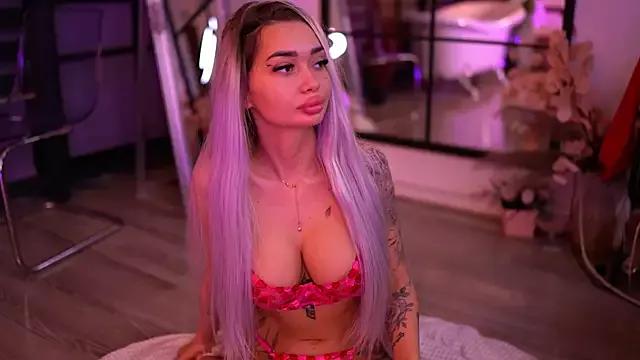 Try our girls live displays and explore the company of endless strippers, with beautiful physiques, vibrating toys and more.