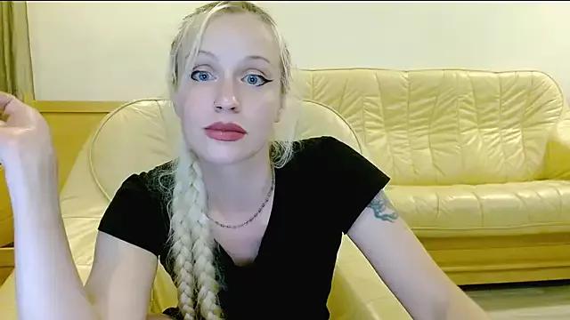 SatinQueen90 from StripChat is Freechat
