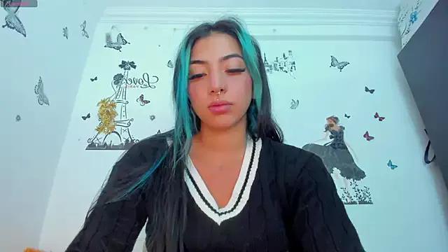 Try our girls live displays and explore the company of endless strippers, with beautiful physiques, vibrating toys and more.