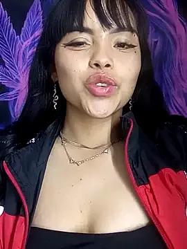 Try our girls live displays and explore the company of endless strippers, with beautiful physiques, vibrating toys and more.