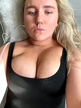 Photos of scarletseduction_ from StripChat is Freechat
