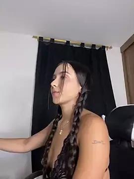Scarlett05 from StripChat is Freechat