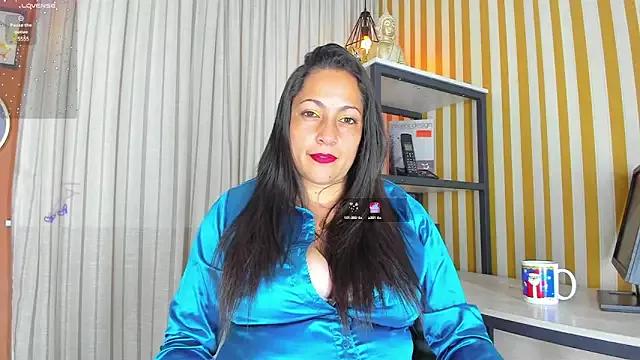 Scarlett_Barnes from StripChat is Freechat