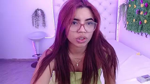 Try our girls live displays and explore the company of endless strippers, with beautiful physiques, vibrating toys and more.
