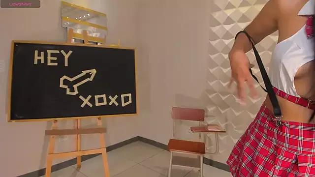 Try our girls live displays and explore the company of endless strippers, with beautiful physiques, vibrating toys and more.