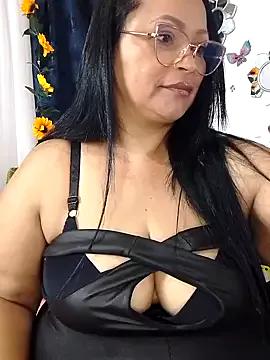 Try our girls live displays and explore the company of endless strippers, with beautiful physiques, vibrating toys and more.