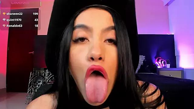 Try our girls live displays and explore the company of endless strippers, with beautiful physiques, vibrating toys and more.