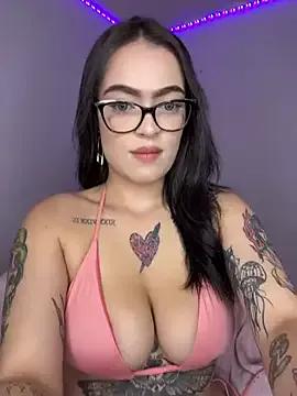 Try our girls live displays and explore the company of endless strippers, with beautiful physiques, vibrating toys and more.