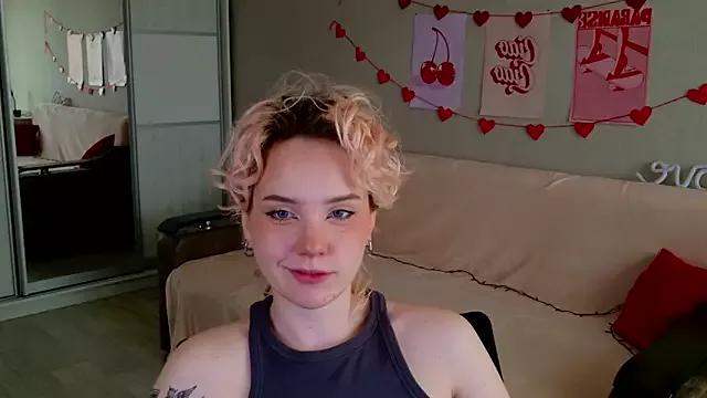 School_Love from StripChat is Freechat