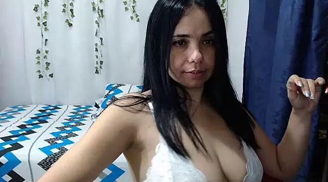 Try our girls live displays and explore the company of endless strippers, with beautiful physiques, vibrating toys and more.