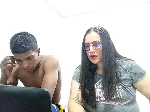 selena_marcos_couple from StripChat is Freechat