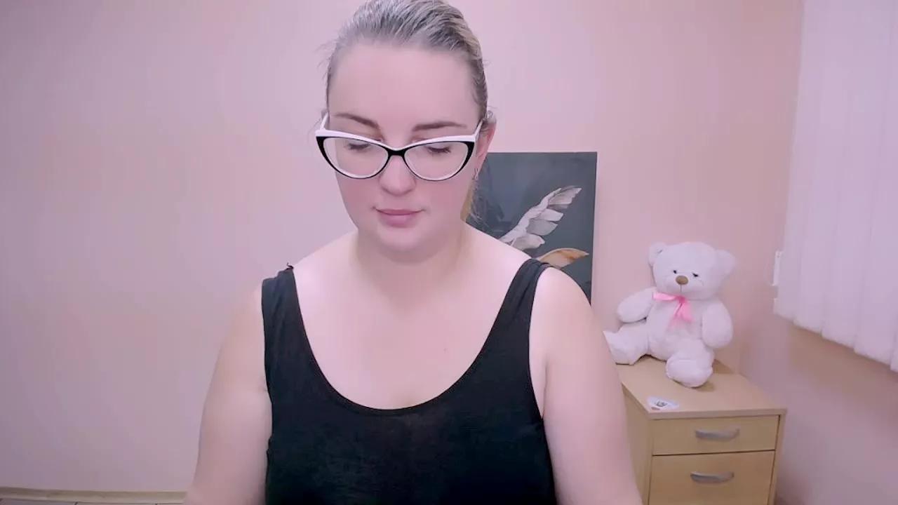 Selena_shy_ from StripChat