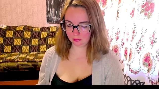 Selena_shy_ from StripChat