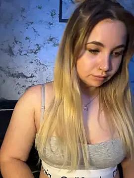 SelenaaD from StripChat is Freechat