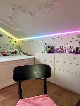 SelenaBee from StripChat is Freechat