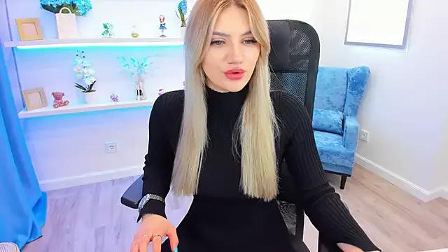 Photos of SelenaeMoore from StripChat is Freechat